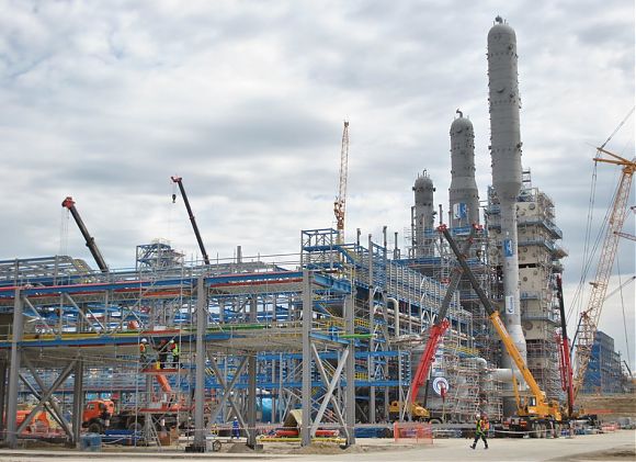 Амурский ГПЗ ведет прием металлоконструкций для третьей очереди