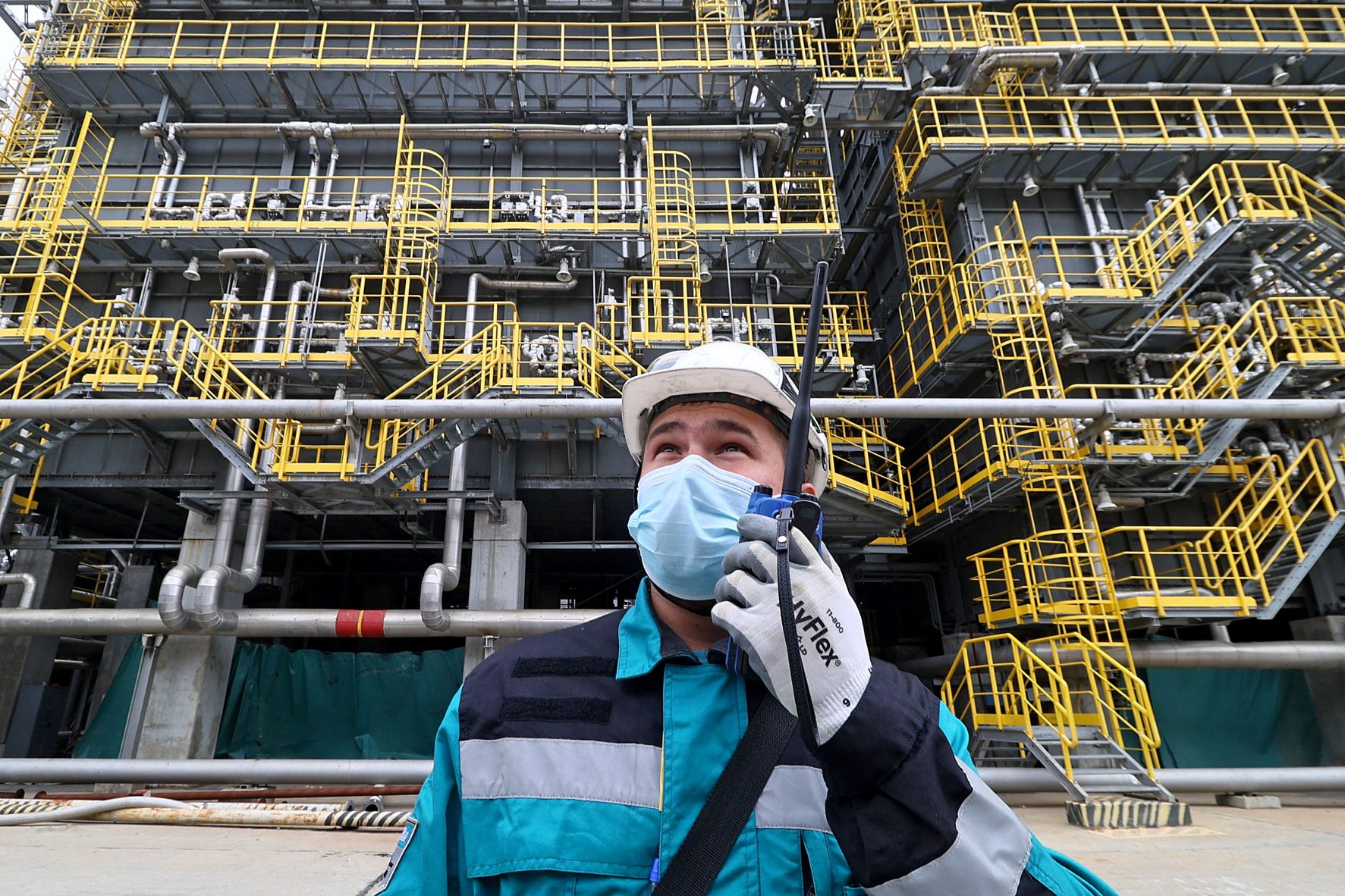 "Запсибнефтехим" начинает планово-профилактические работы