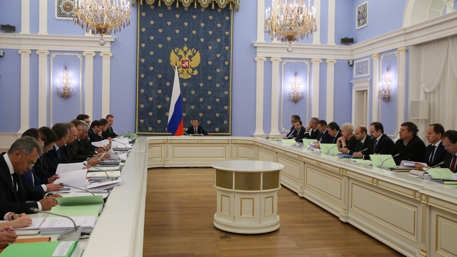 Налоговая система должна быть стабильной и инвестпривлекательной – Д.Медведев