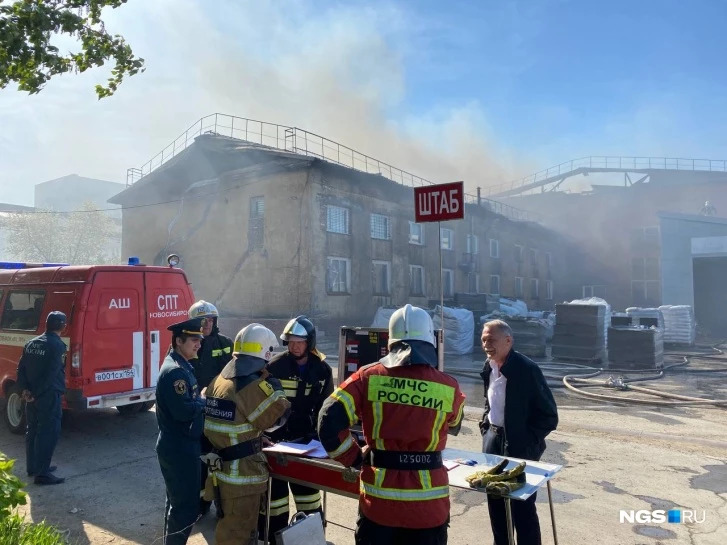 Пожар произошел на производстве изделий из полиэтилена под Новосибирском