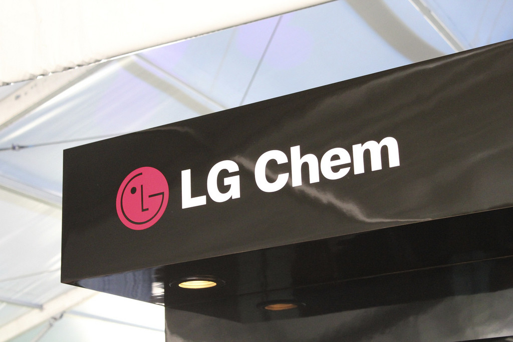 LG Chem вложит $2,2 млрд в строительство 10 новых заводов