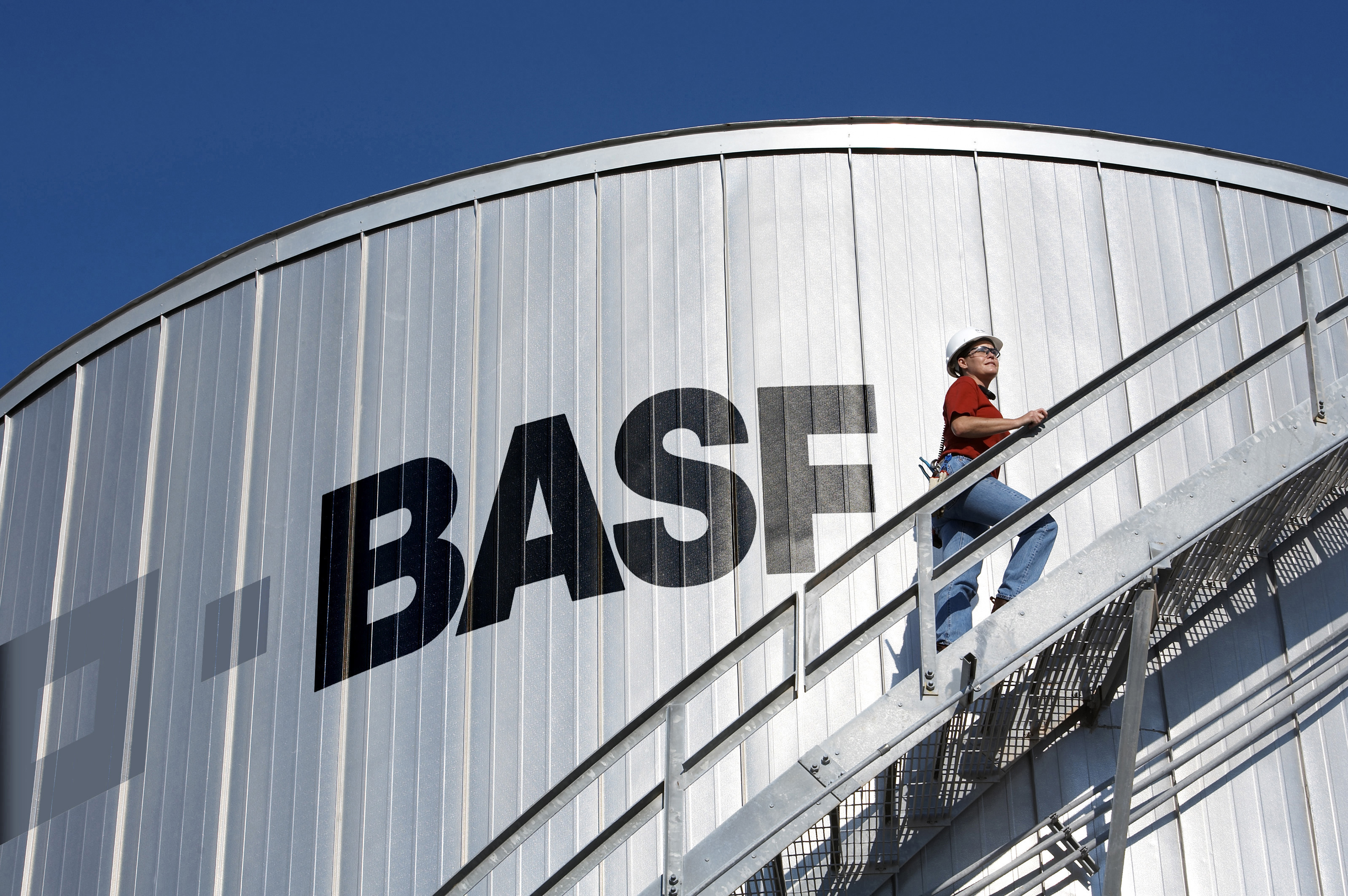 Аналитики видят дальнейшие риски для финрезультатов концерна BASF