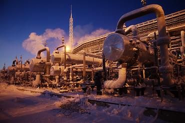 Персонал "Газпром добыча Оренбург" эвакуируют из-за анонимного звонка о бомбе