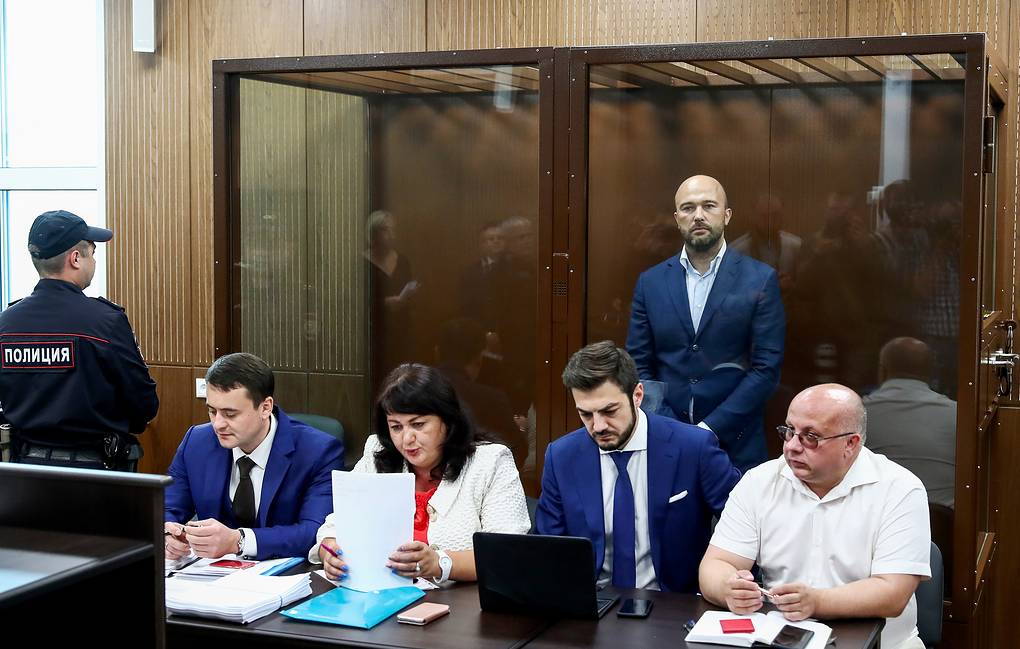 Следствие: Д. Мазуров действовал в составе организованной группы