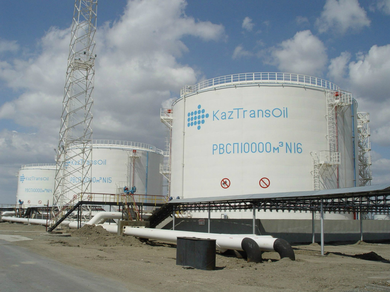 Казахстан в 2023 году поставит 250 тыс. тонн российской нефти в Узбекистан