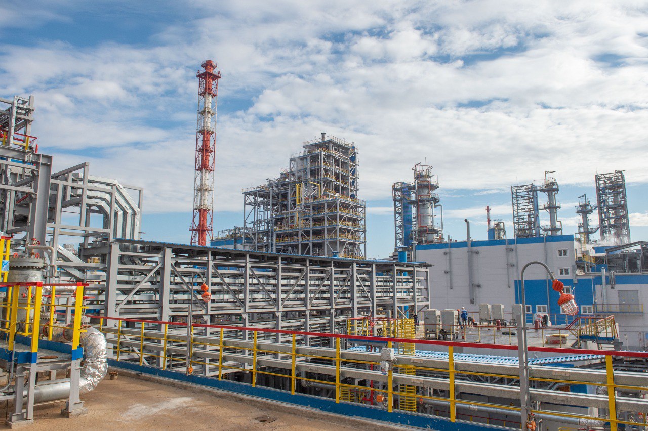 Проект новой установки деэтанизации конденсата "Газпрома" прошел госэкспертизу