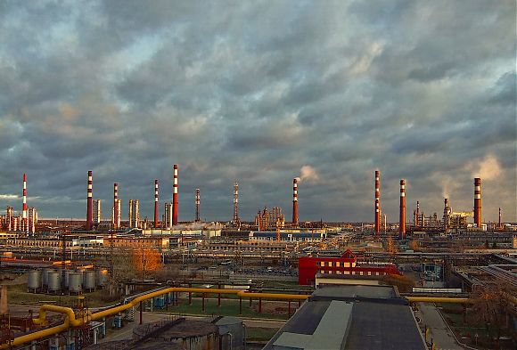 Сургутнефтегаз намерен добиться льгот от Ленобласти для модернизации КИНЕФа