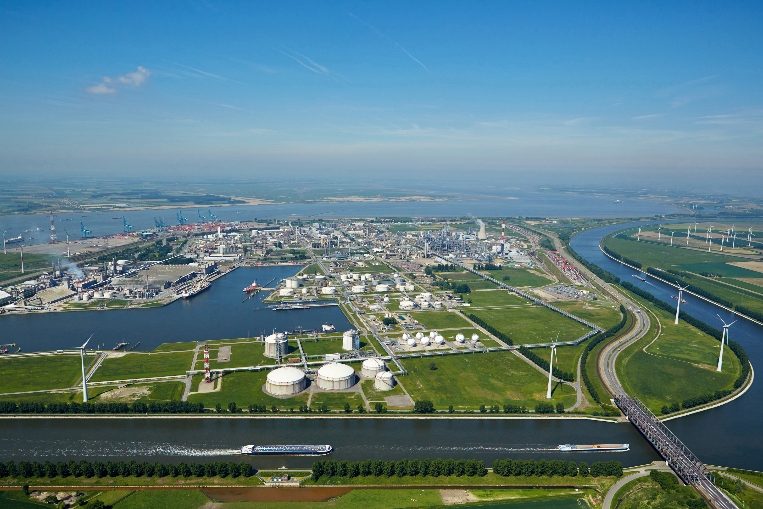 BASF увеличит мощности выпуска алкилэтаноламинов на заводе в Бельгии