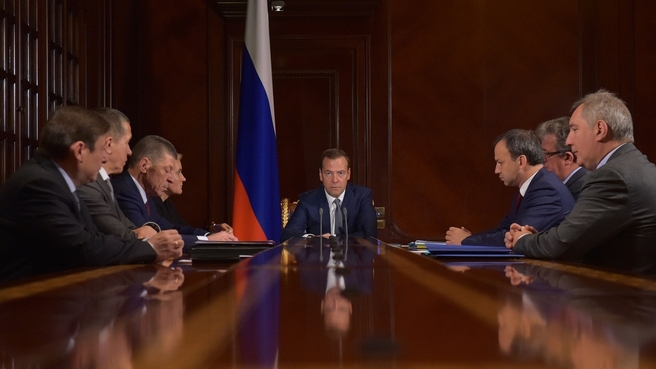 Премьер-министр подписал распоряжение о продаже акций Башнефти в пользу Роснефти