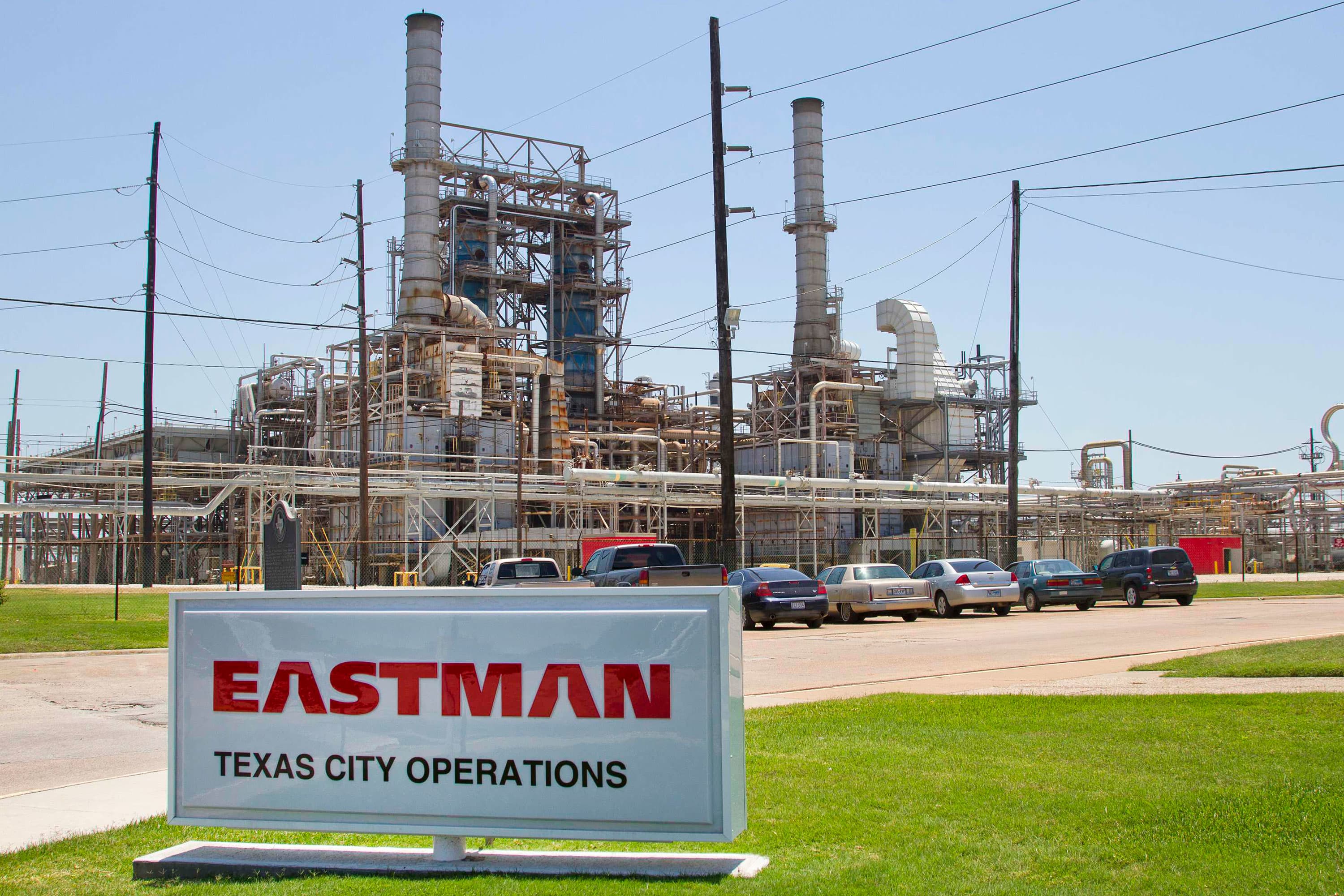 Американская Eastman Chemical ухудшила прогноз прибыли в III квартале