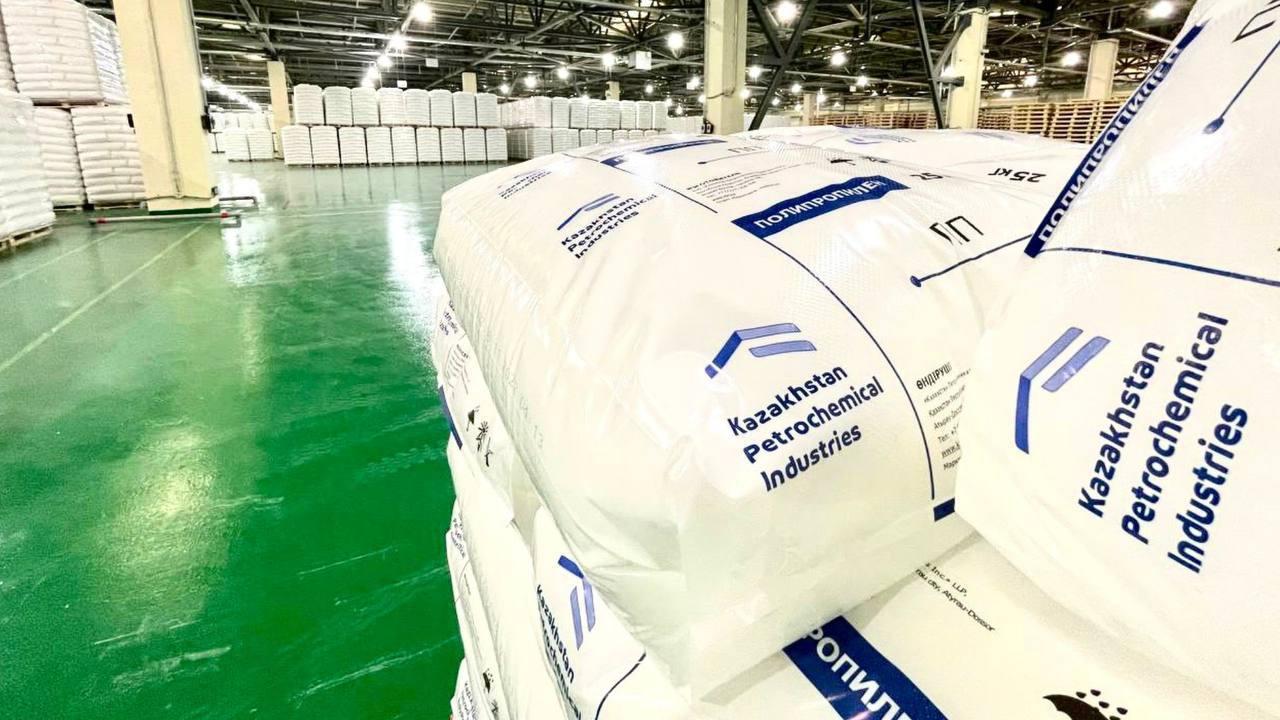 Завод KPI отправил первый поезд с полипропиленом на экспорт