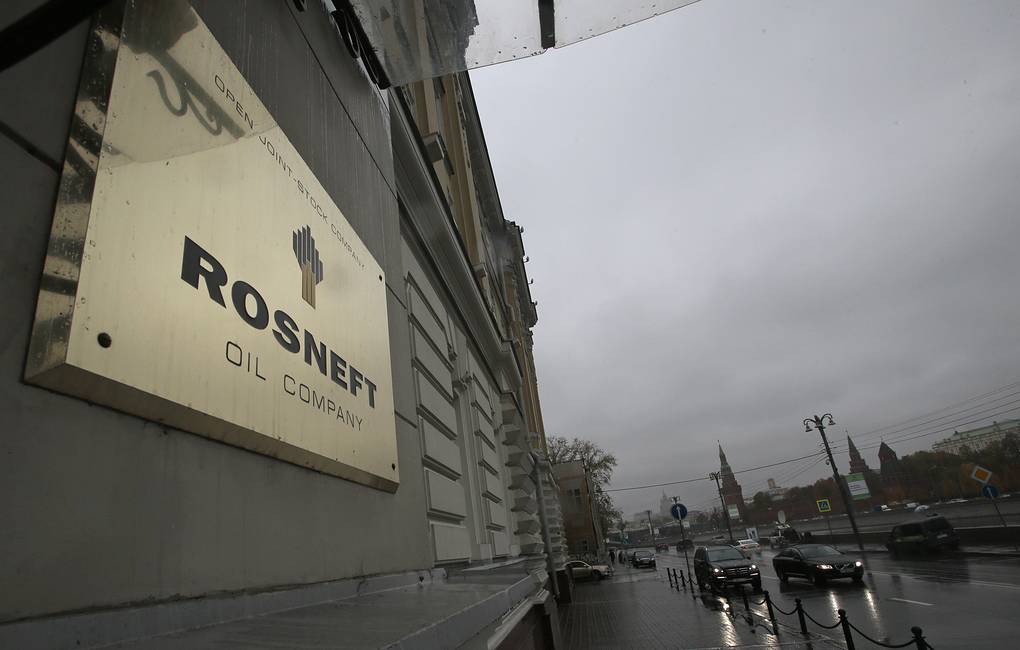 Роснефть оценивает возможности работы своей "дочки" Rosneft Trading