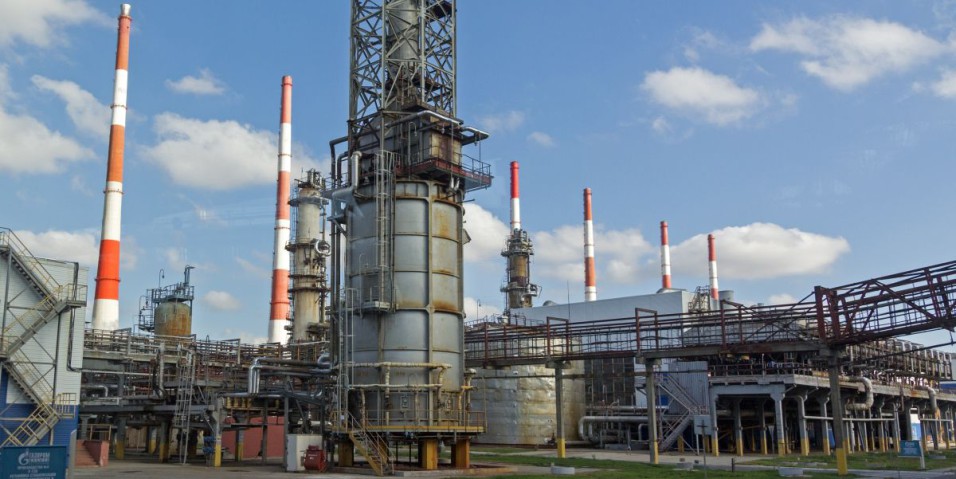 Тэк астрахань. Астраханский газоконденсатный завод. Завод Аксарайский Астрахань. Астраханский газоперерабатывающий комплекс.