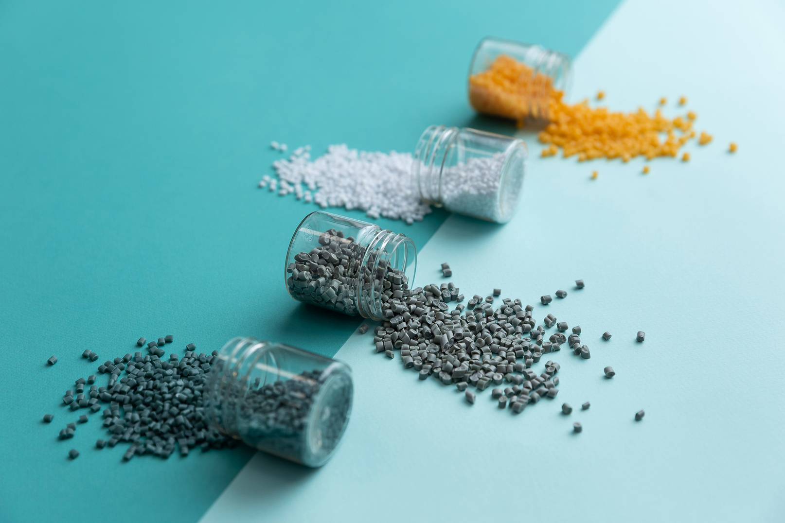 Полимеры держатся на новых мощностях