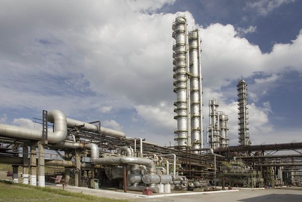 Генпрокуратура усилит надзор за безопасностью на нефтехимических предприятиях