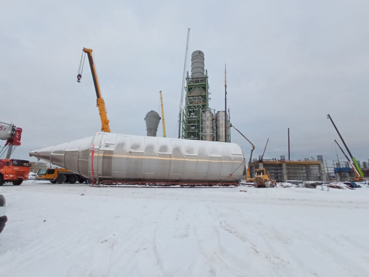 На Иркутском заводе полимеров завершен первый этап установки силосов