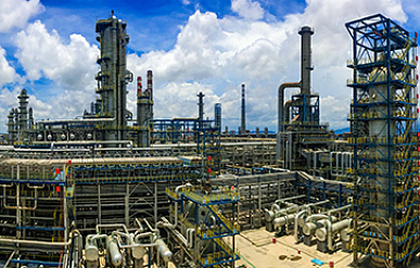 В Китае установку химзавода Quanzhou Petrochemical остановили из-за пожара