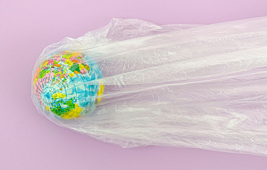 МГУ: материал тары не влияет на количество микропластика в питьевой воде