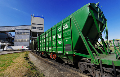 РЖД: перевозки экспортных удобрений к портам в январе выросли на 3%