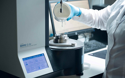 В РФ снижается химпроизводство, а в мире растут пошлины на химпродукты