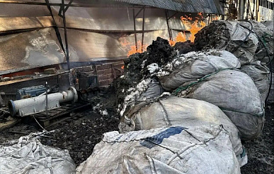 Прокуратура назвала причиной крупного пожара на челнинском складе полимеров самовозгорание